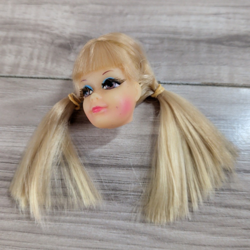 vintage Mod PJ Twist and turn #1118 Barbie ( Head Only ) Doll